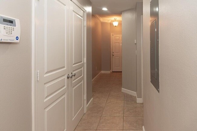 Building Photo - 113 Brooks St SE