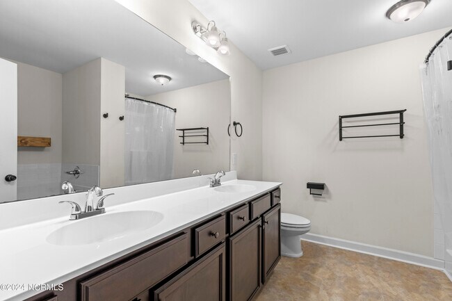 Building Photo - 200 Mia Ct