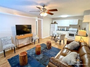 Building Photo - 1616 W 6th St