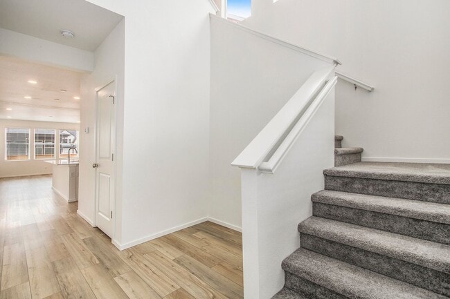 Building Photo - Exquisite 3 Bed 2.5 Bath Single Family Home