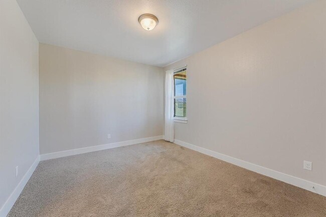 Building Photo - 613 Baylee Love Ln E