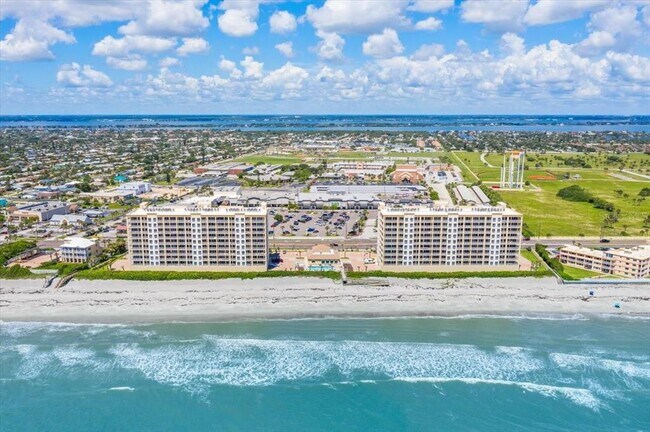 Building Photo - 1025 Jimmy Buffett Mem Hwy
