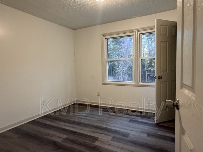 Building Photo - 9225 Old Moores Chapel Rd