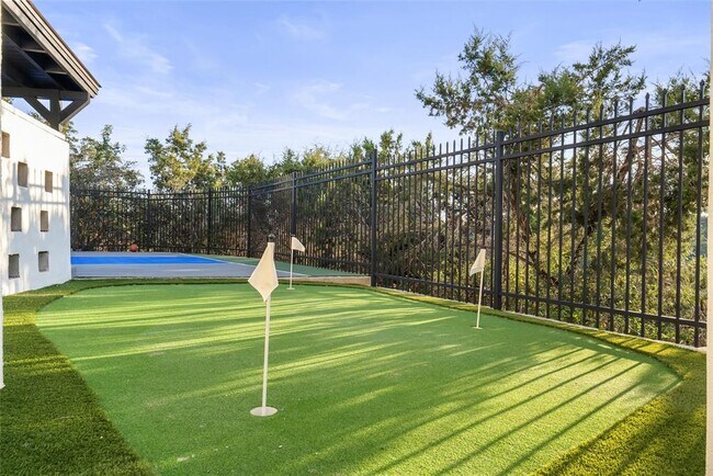 Building Photo - 5009 McIntyre Cir