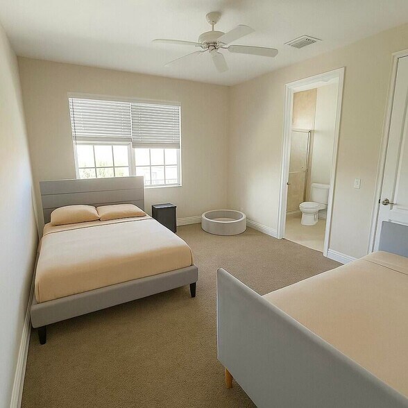 Building Photo - 4573 Artesa Way S