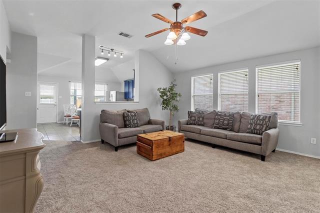 Building Photo - 1301 Mockingbird Dr