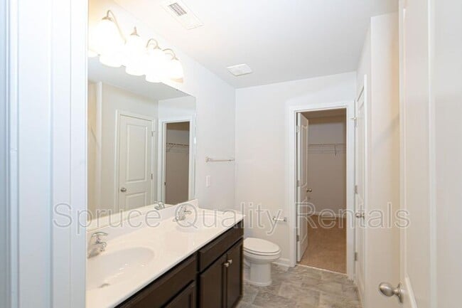 Building Photo - 1645 Weatherend Dr