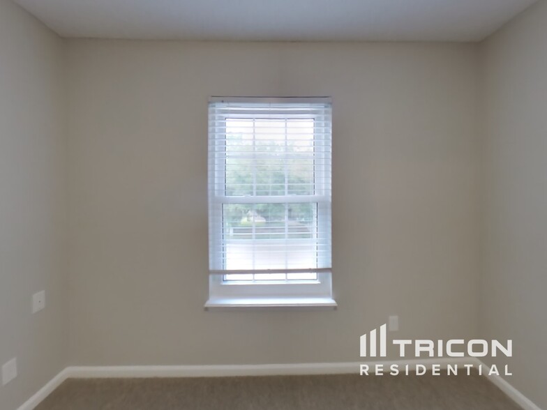 Building Photo - 13571 Ashford Wood Ct W