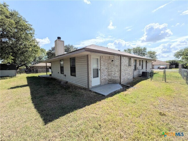 Building Photo - 1428 Devin Dr