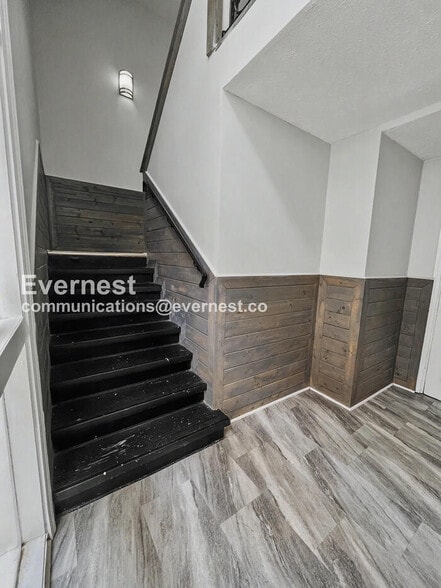 Building Photo - 613 Hillsboro Rd