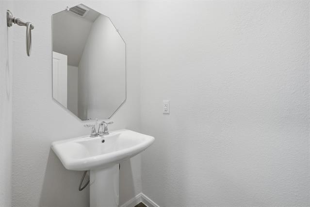 Building Photo - 3947 Oak Crk Cir