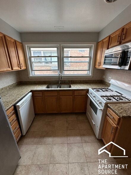 Building Photo - 8221 Keating Ave