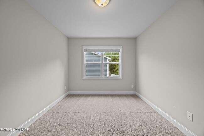 Building Photo - 211 N Stingray Ln