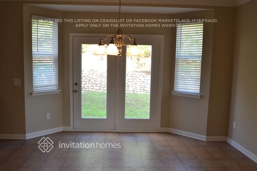 Building Photo - 2575 Meadow Trace Dr