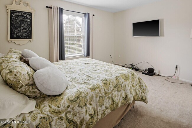 Building Photo - 148 Mizzen Ave