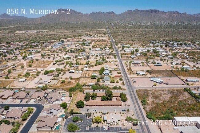 Building Photo - 850 N. Meridian-2