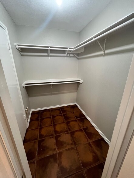 Large walk-in Closet2 - 8200 Neely Dr