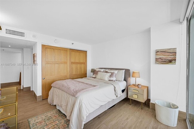 Building Photo - 1627 Brickell Ave