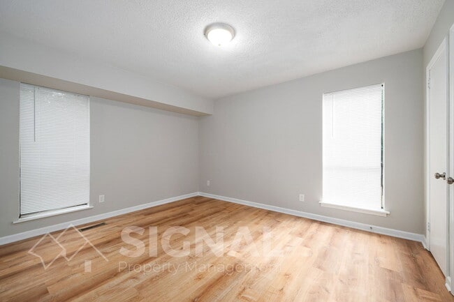 Building Photo - 3037 Apple Valley Ln