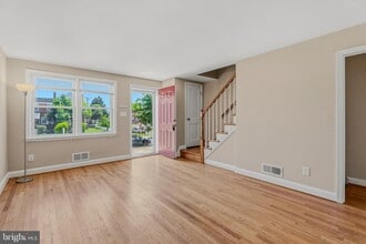 Building Photo - 586 Lucia Ave