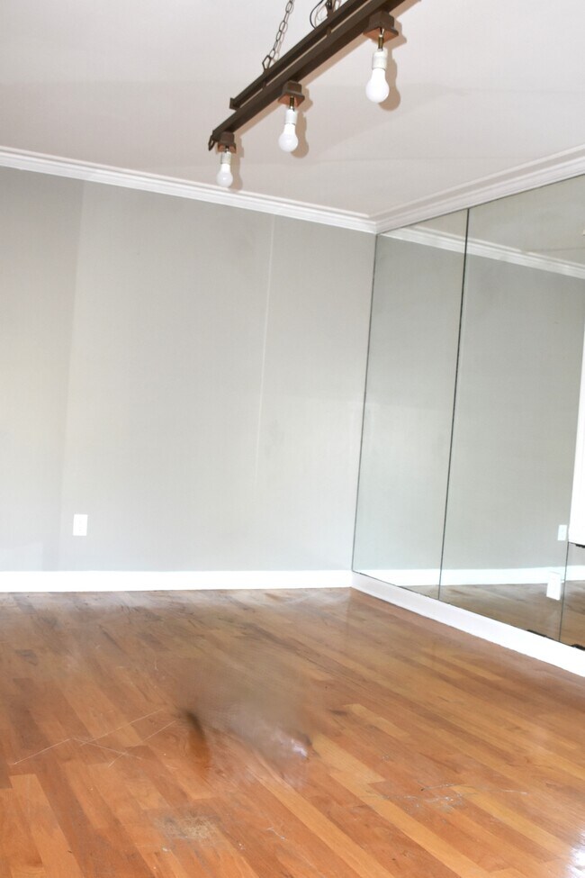 Building Photo - 1461 Kirby Pkwy