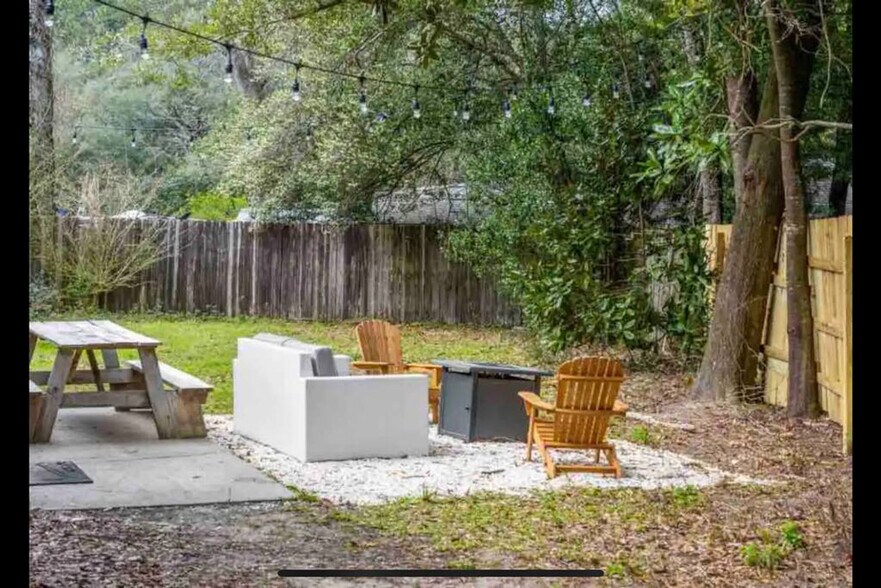 Building Photo - 2001 N 61st Ave