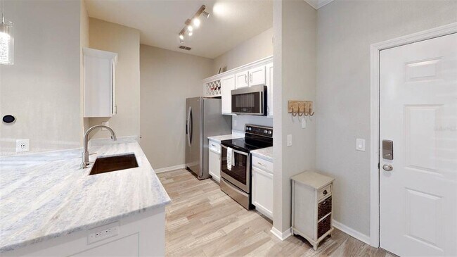 Building Photo - 5000 Culbreath Key Way