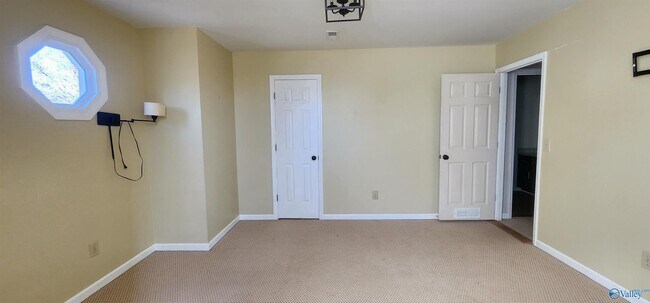 Building Photo - 105 Darr Dr