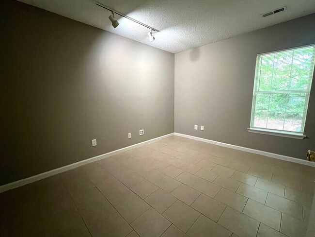 Building Photo - 8410 Cullingford Ln