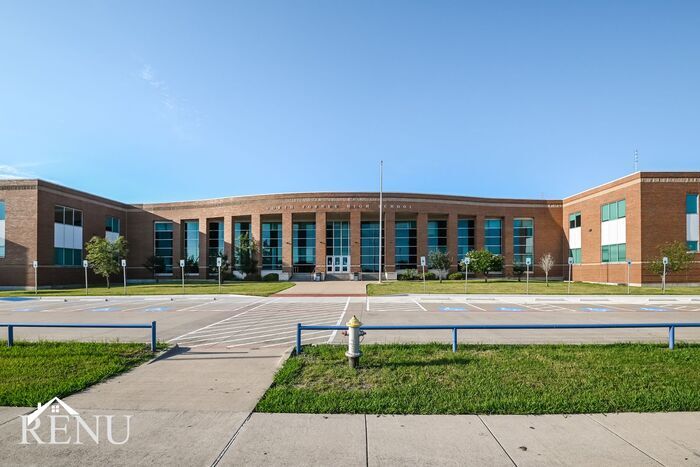 Building Photo - 6624 Charleston Dr