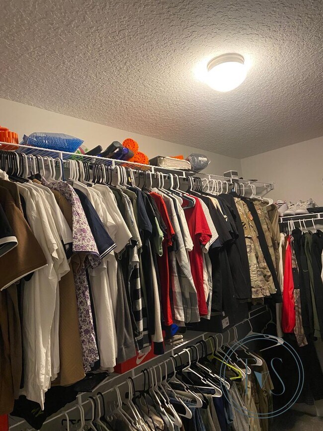 Building Photo - SPRING MOVE-IN SPECIAL AND RATE DROP ALERT...