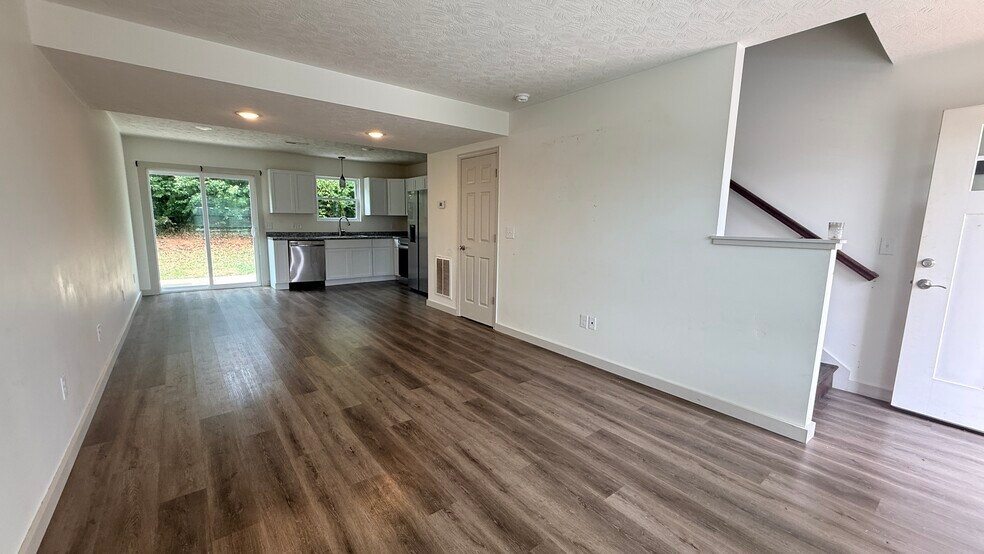 Building Photo - 604 Crescent Hill Dr