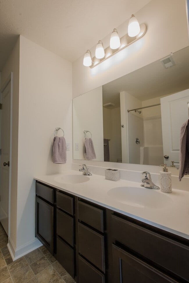 Building Photo - Luxury Duplexes