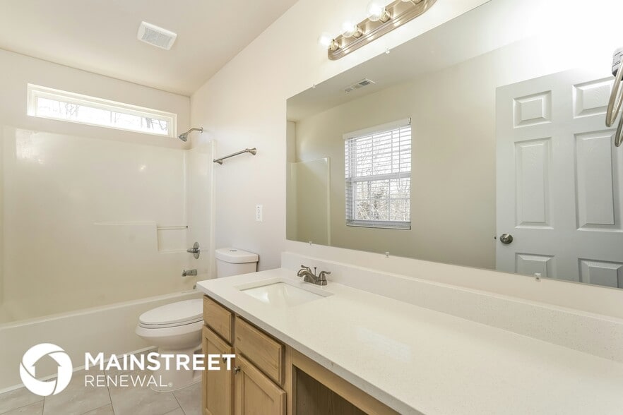 Building Photo - 2115 Gramercy Park Dr