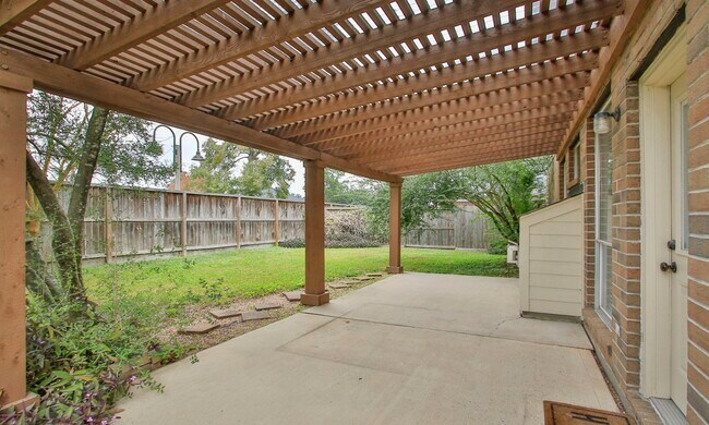 Building Photo - 27131 Sunset Pines Dr