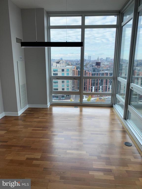 Building Photo - 901 N Penn St