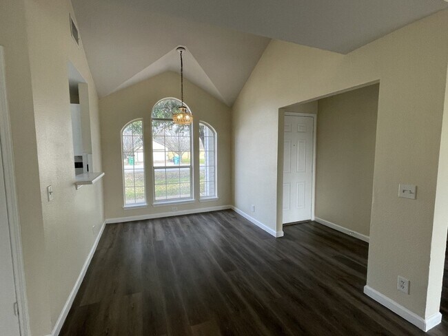 Building Photo - 1505 St Croix Ln