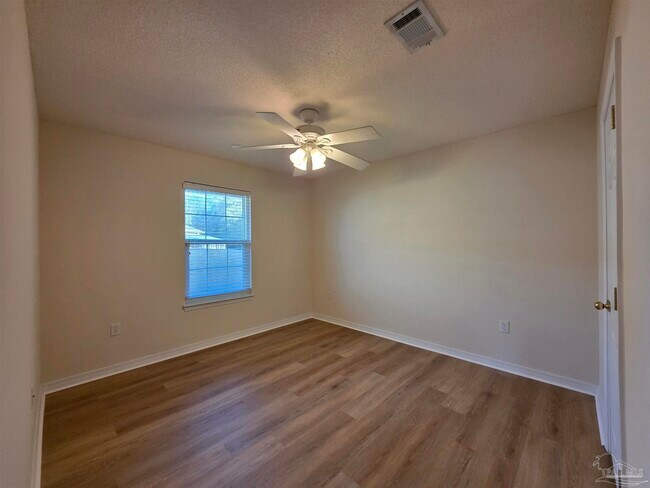 Building Photo - 6204 Pomeral Summit St