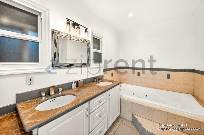 Building Photo - 138 N Hamel Dr