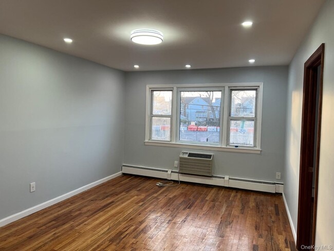 Building Photo - 547 Eldert Ln