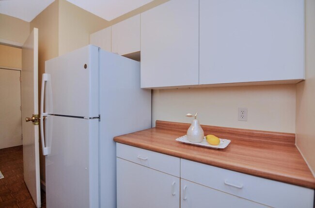 Building Photo - 609 Watersedge Dr
