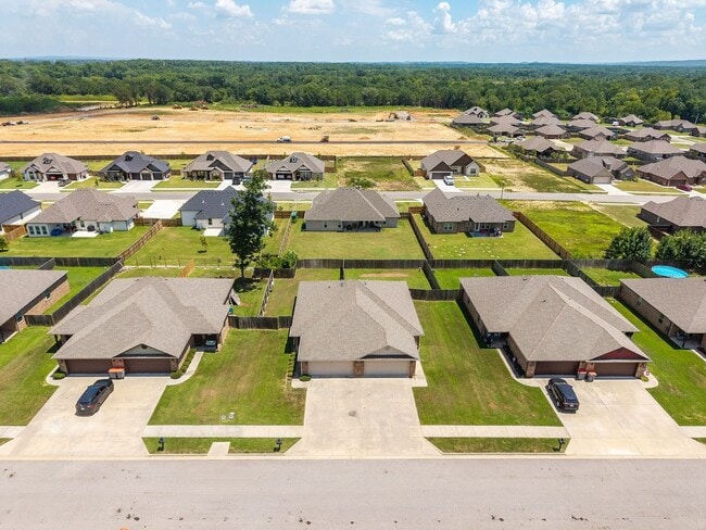 Building Photo - 1118 Springhill Rd