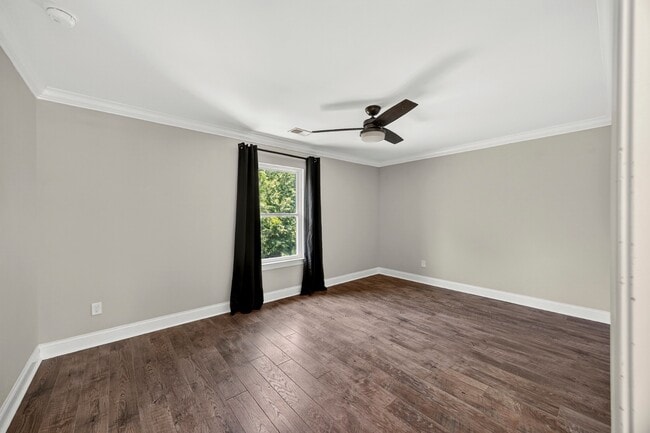 Building Photo - 1939 Chestnut Oak Ln