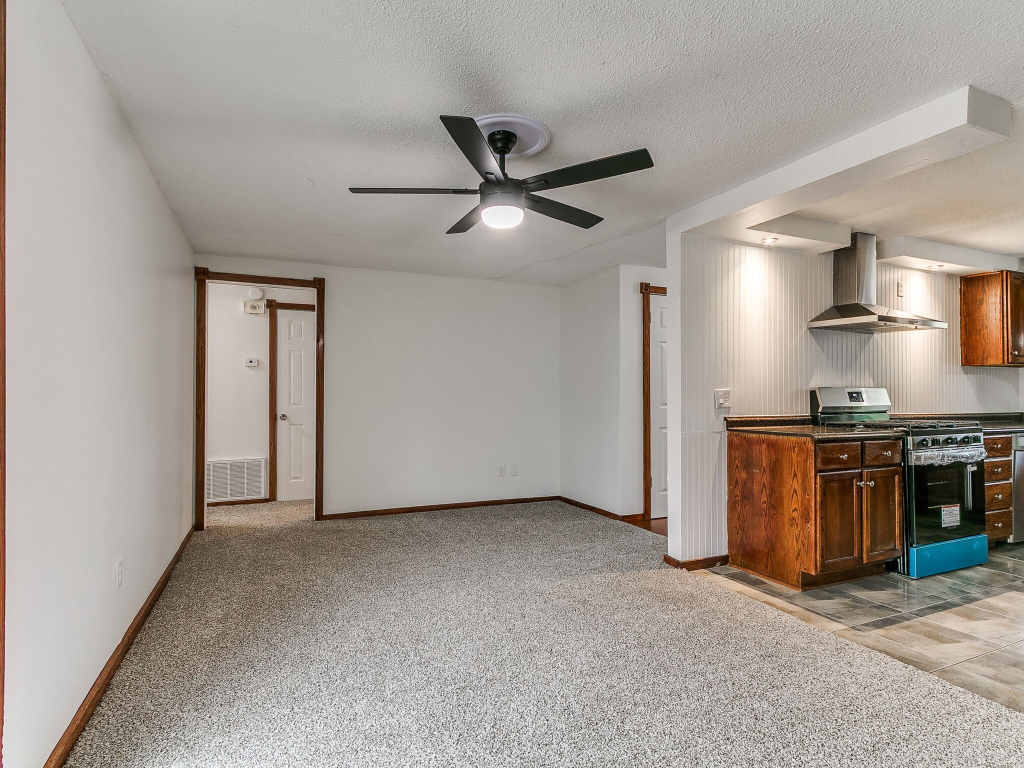 Building Photo - 1548 Bradley Pl