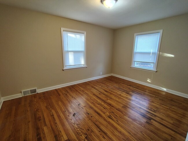 Building Photo - 525 St Louis Ave