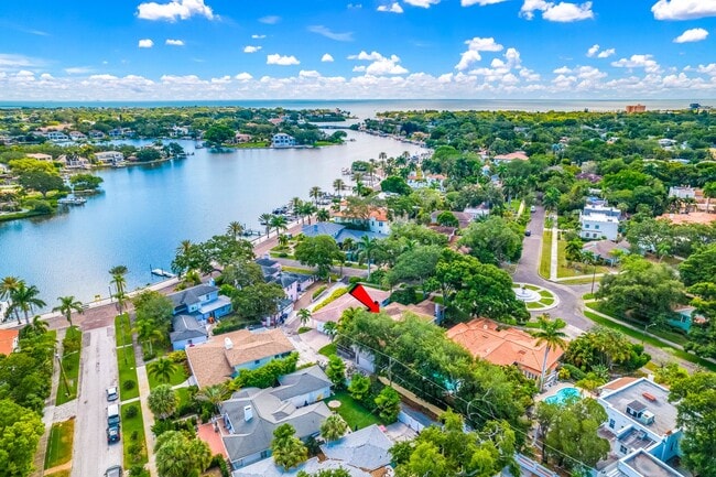 Building Photo - Historic Granada Terrace Home in St. Pete!!