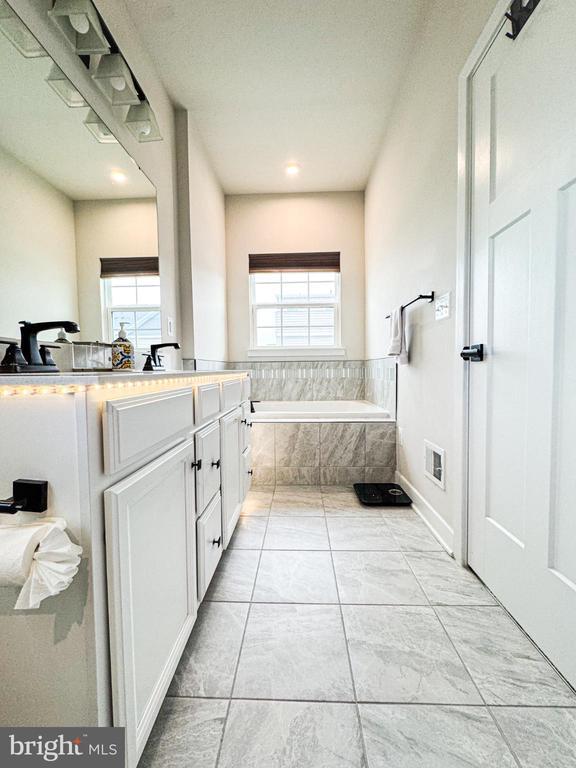 Building Photo - 24604 Cervelo Ter