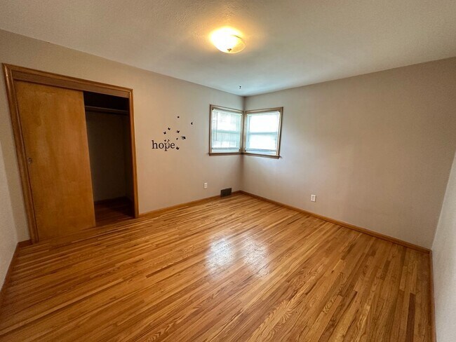 Building Photo - 108 Seminole Ave