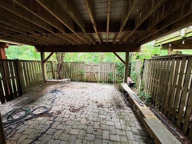 Building Photo - 1232 Seminole Dr
