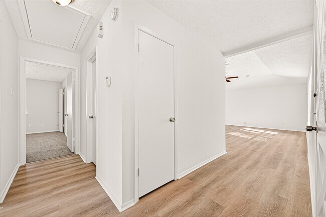 Building Photo - 7107 Gettysburg Dr